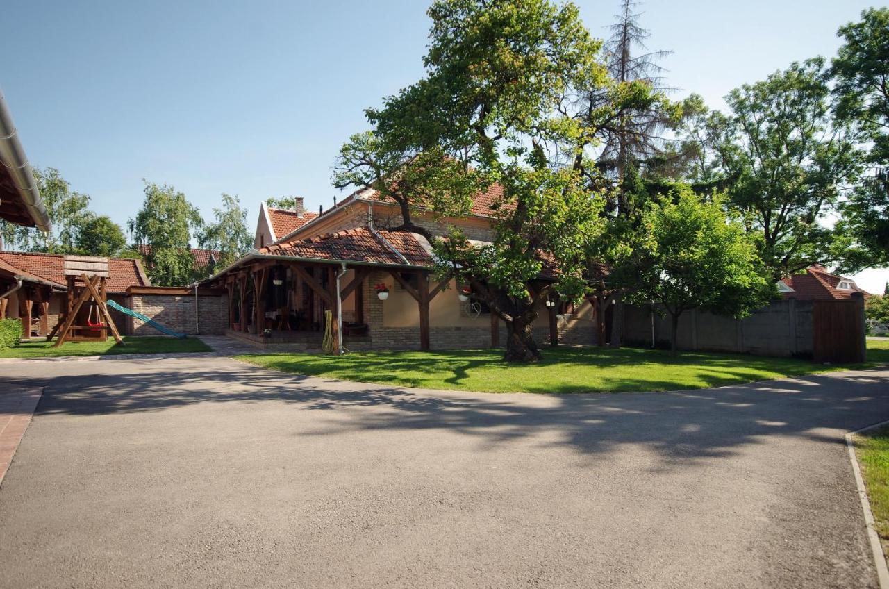 Villa Rusztika ギュラ エクステリア 写真