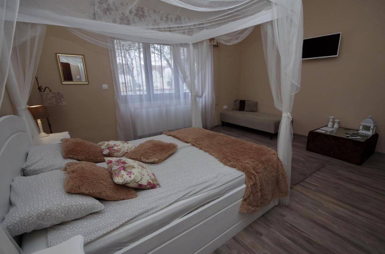 Villa Rusztika ギュラ エクステリア 写真